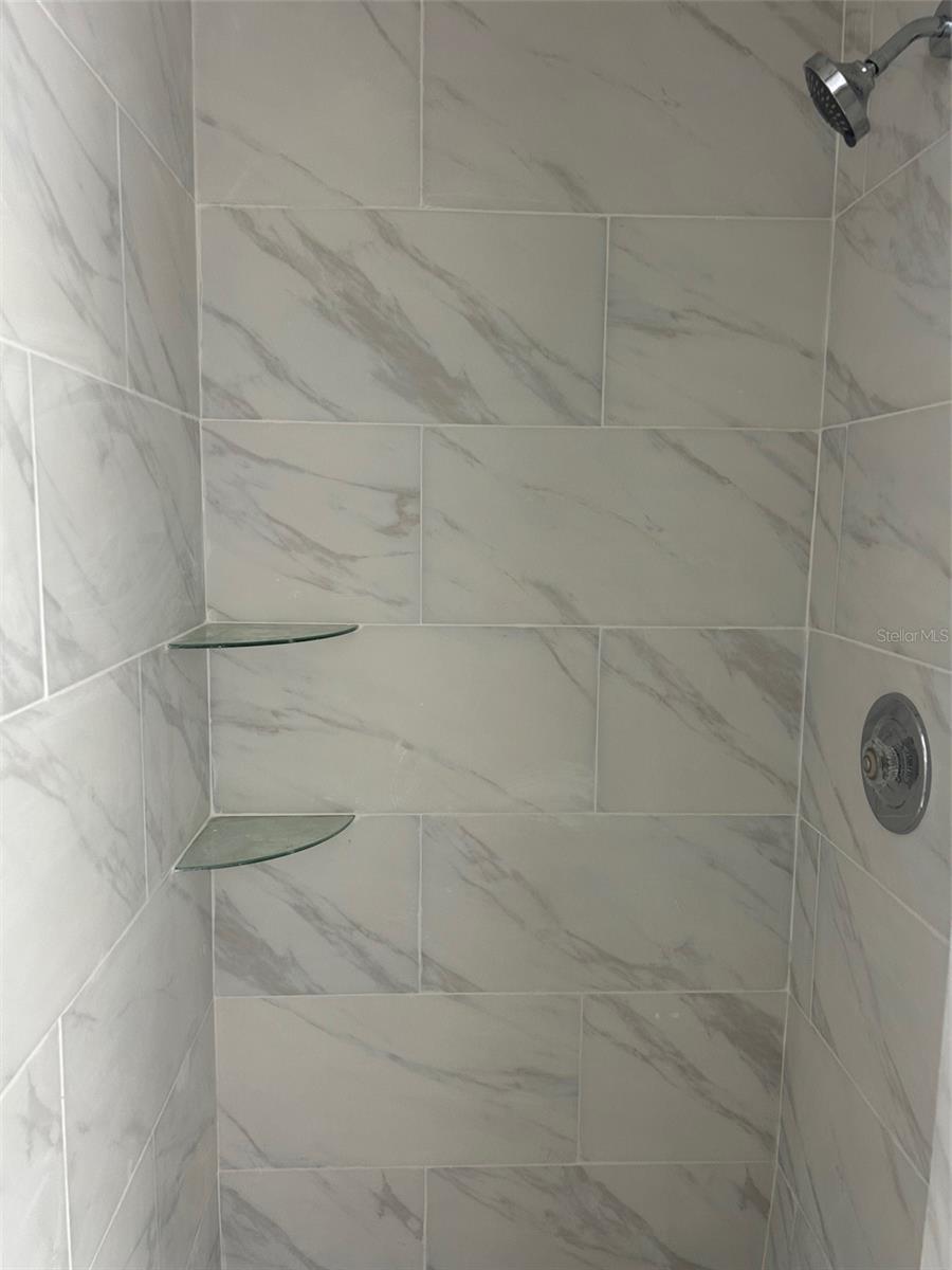 SOUTH VENICE - Residential Lease