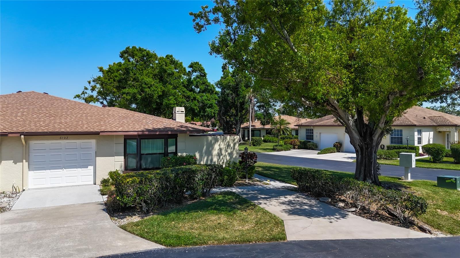 6102 PENNY LANE