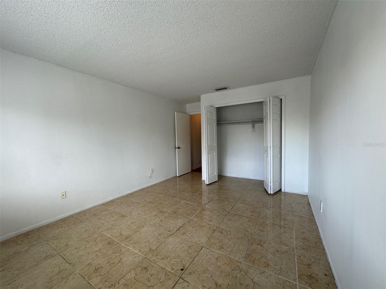 OXFORD SQUARE CONDO - Residential