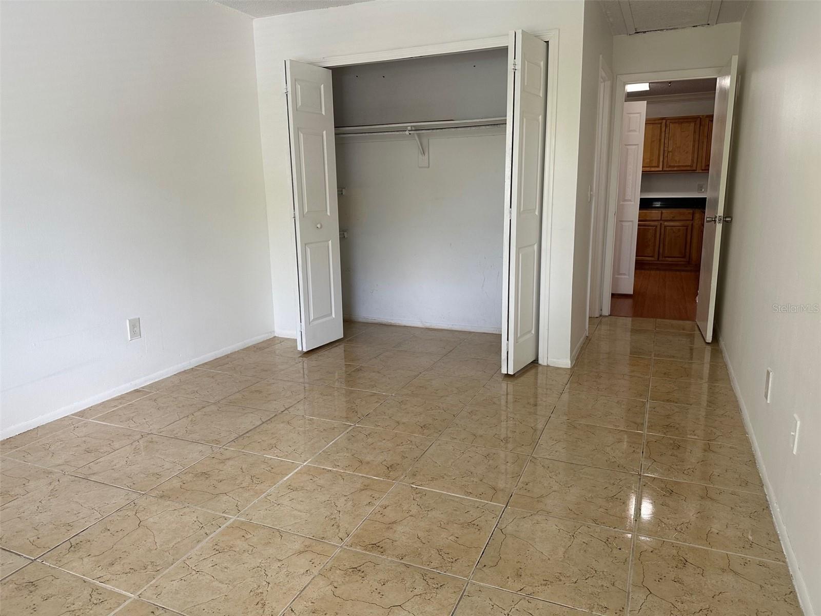 OXFORD SQUARE CONDO - Residential