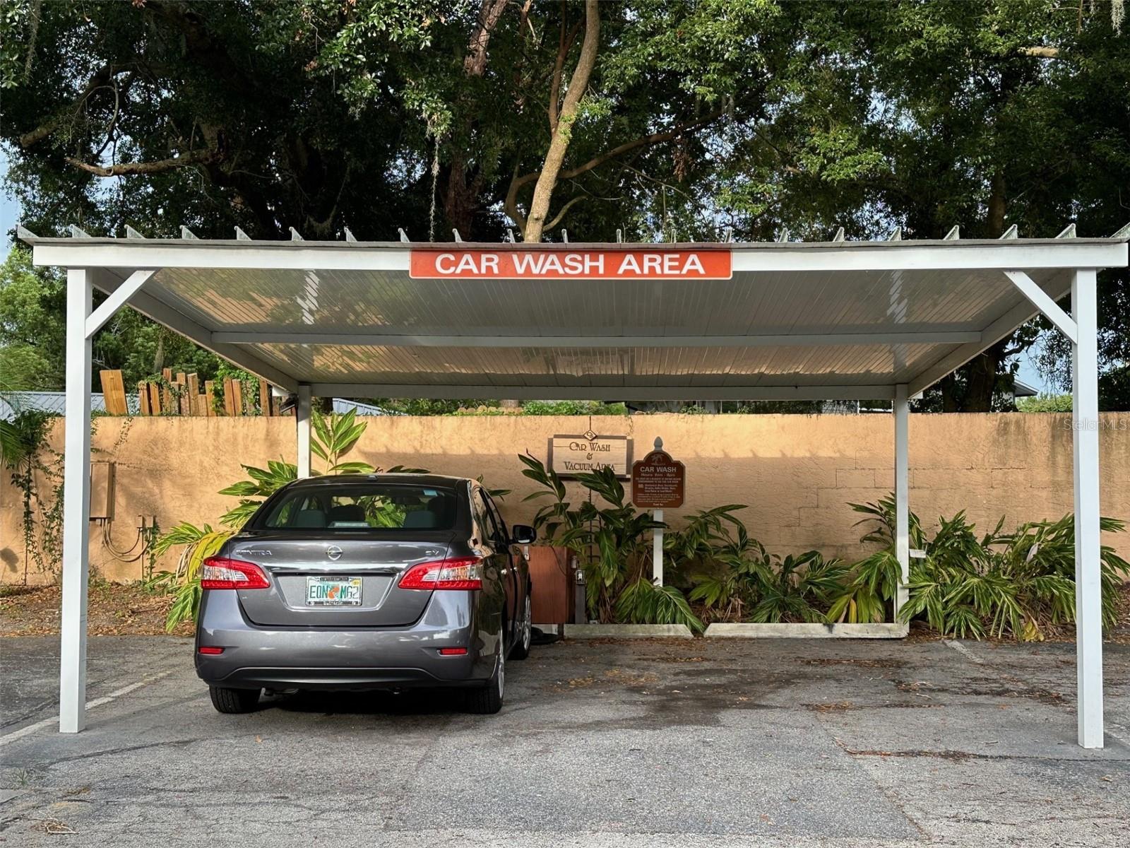 OXFORD SQUARE CONDO - Residential