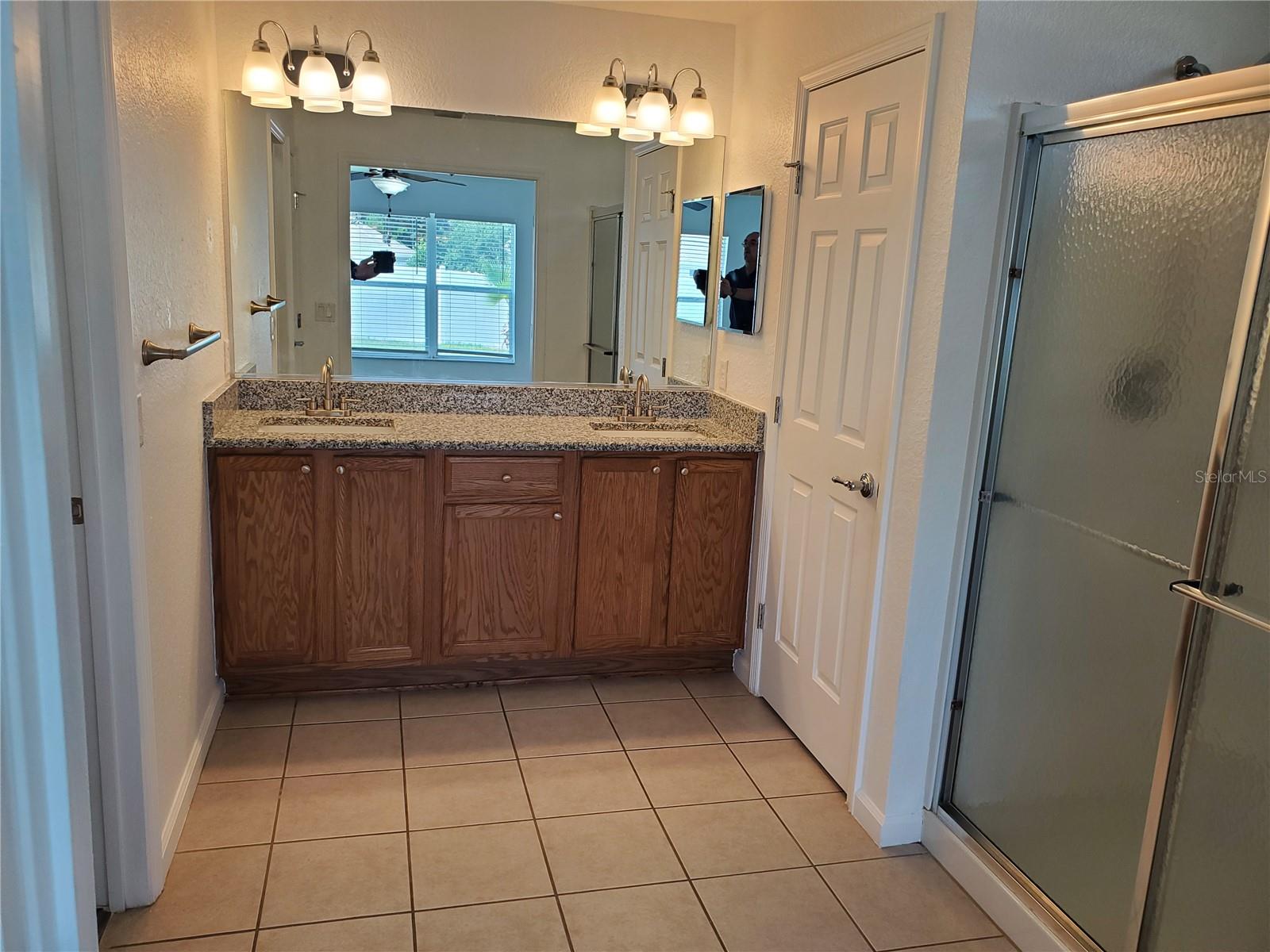 RED HAWK - Residential Lease