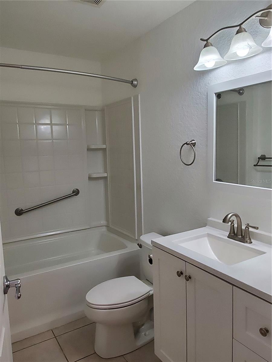 RED HAWK - Residential Lease