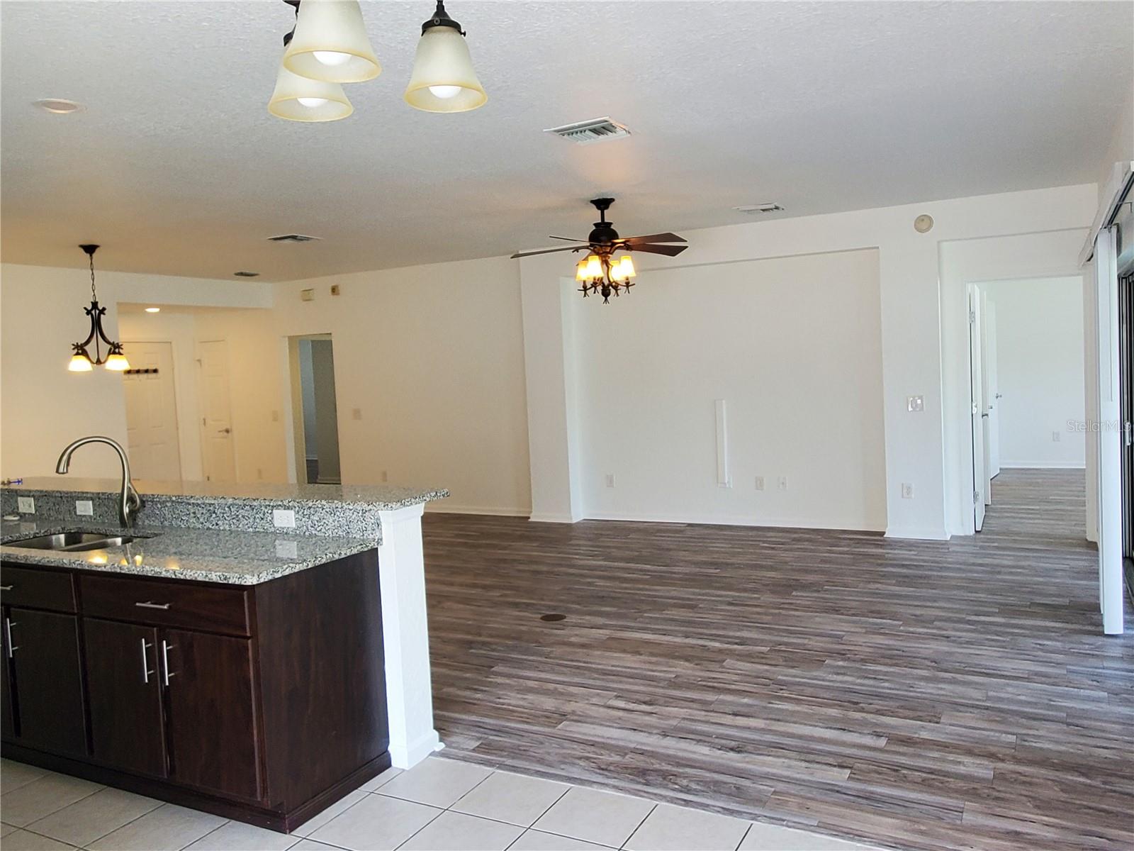 RED HAWK - Residential Lease