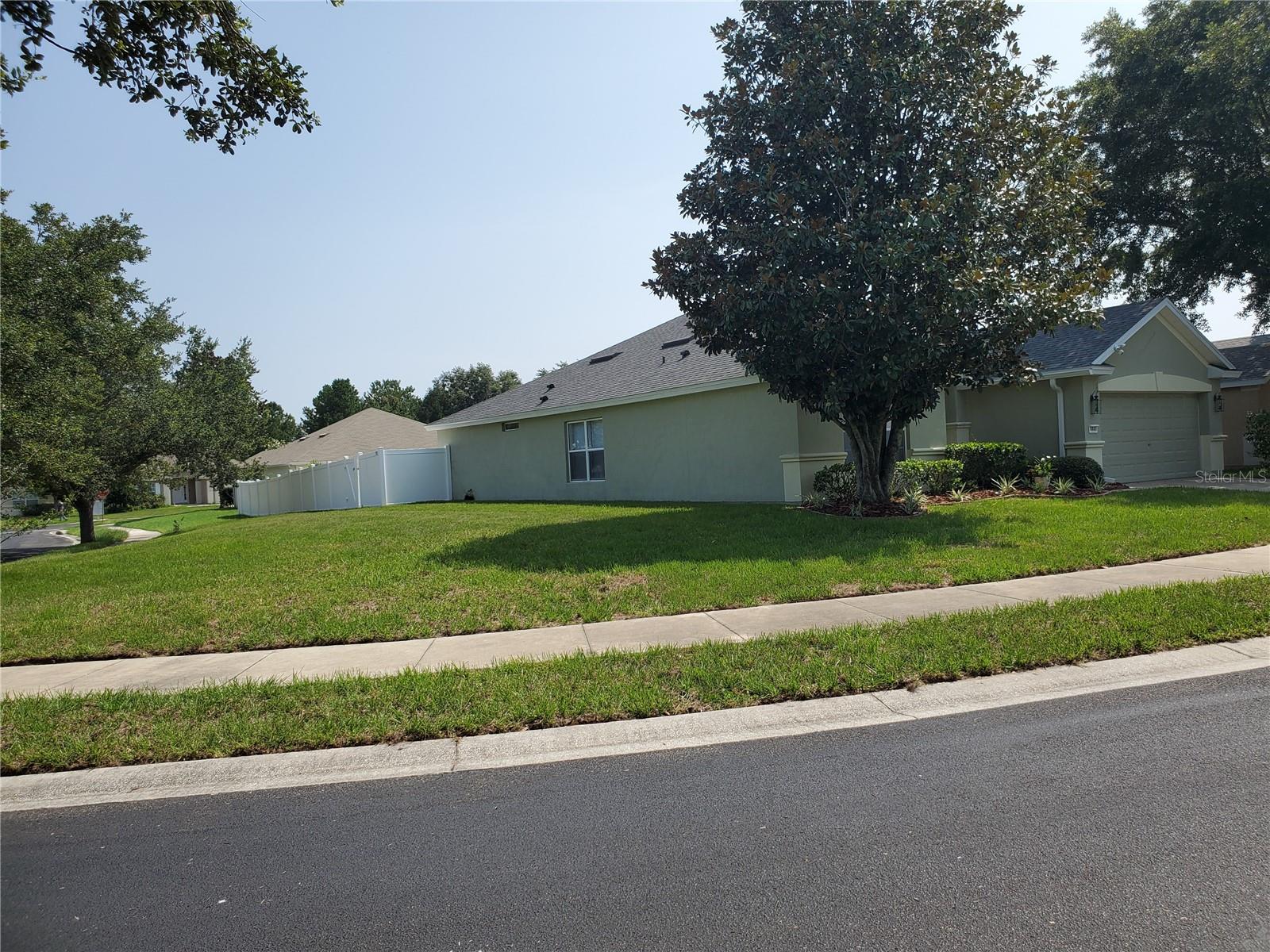 RED HAWK - Residential Lease