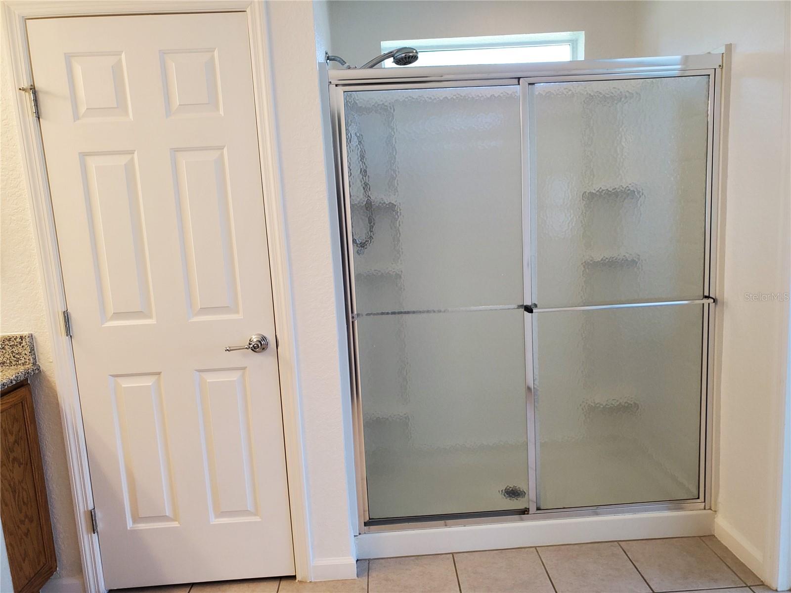 RED HAWK - Residential Lease