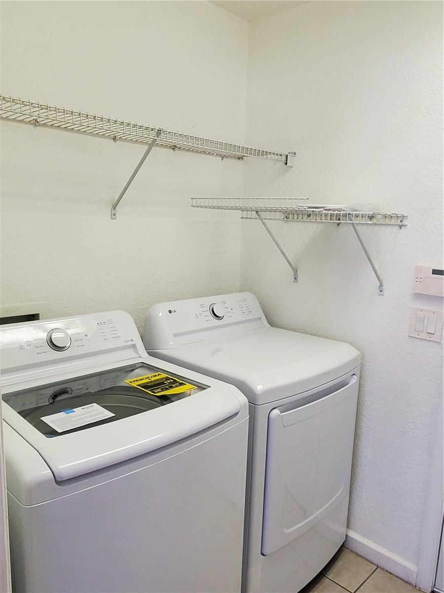 RED HAWK - Residential Lease