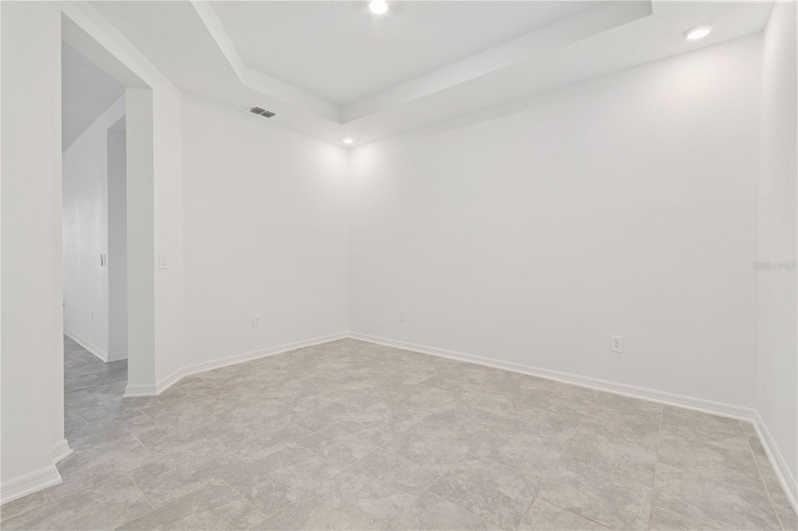 HILLSIDE ESTATES - Residential Lease