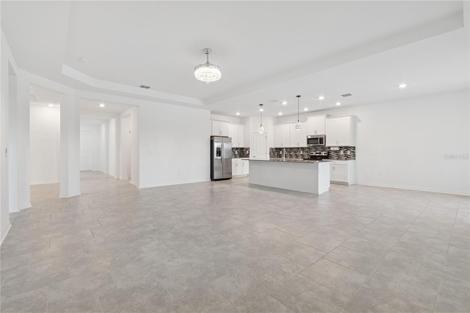 HILLSIDE ESTATES - Residential Lease