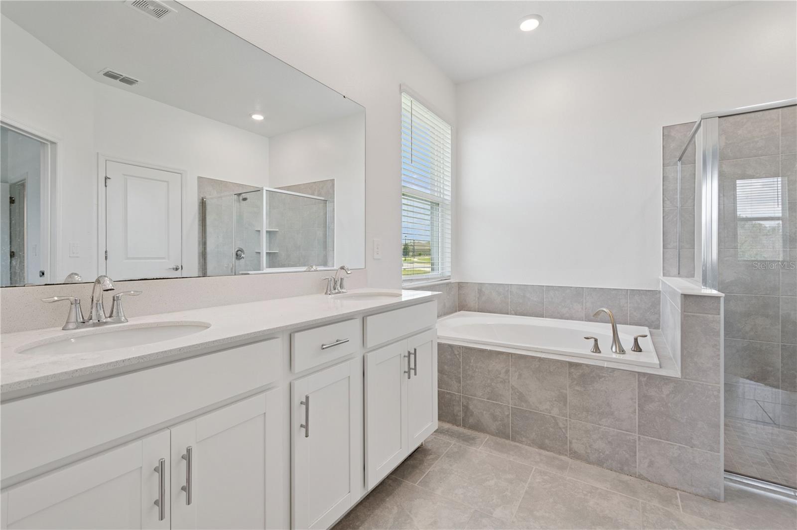 HILLSIDE ESTATES - Residential Lease