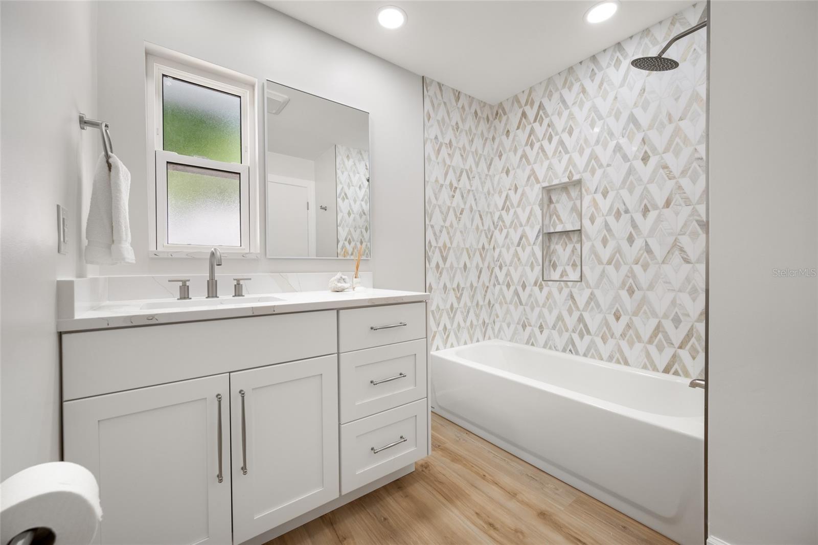 BELLEAIR ESTATES - Residential