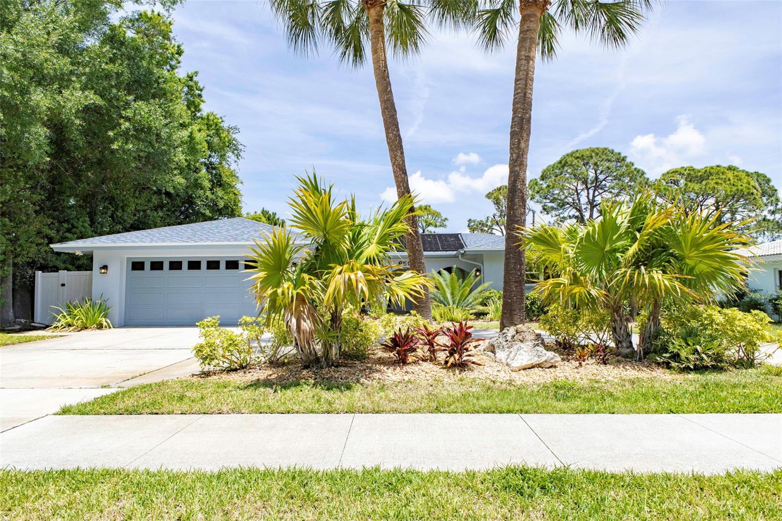 BELLEAIR ESTATES - Residential