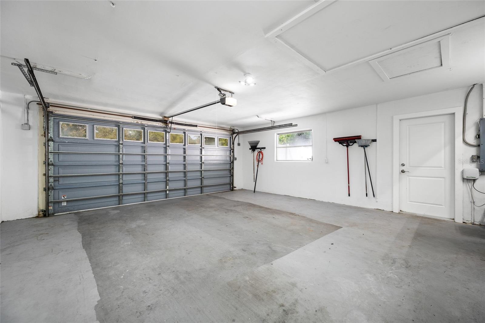 BELLEAIR ESTATES - Residential