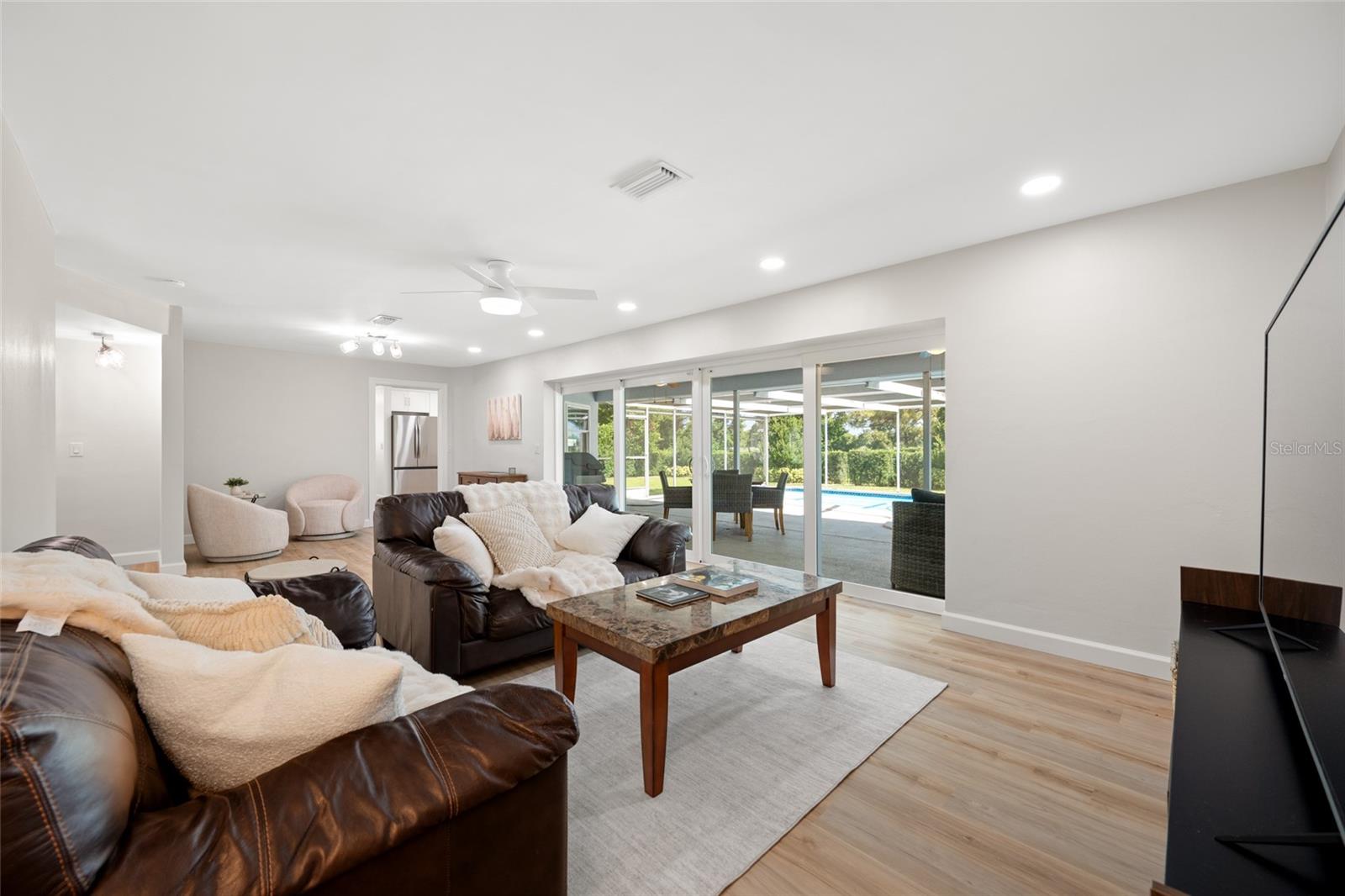 BELLEAIR ESTATES - Residential