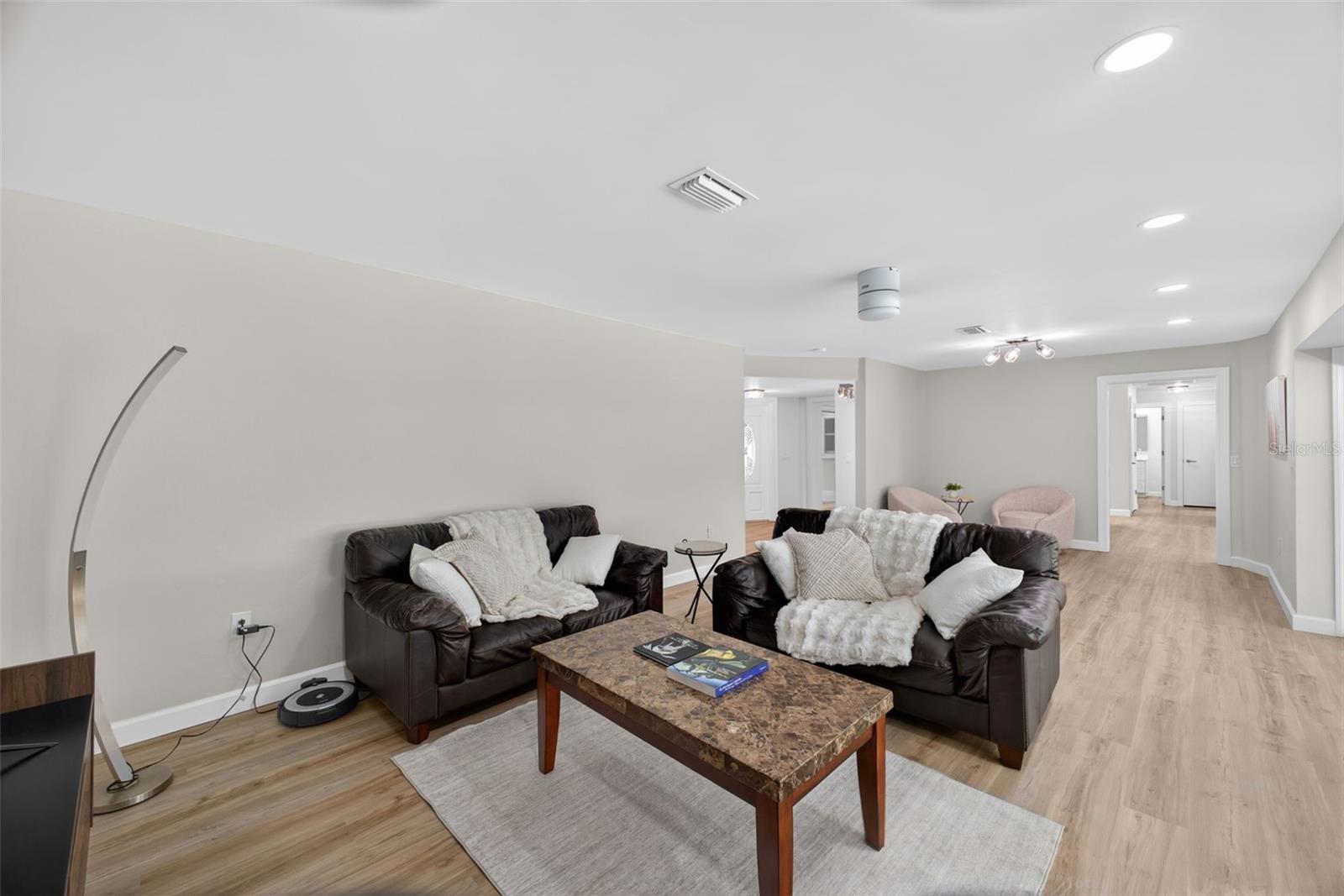 BELLEAIR ESTATES - Residential