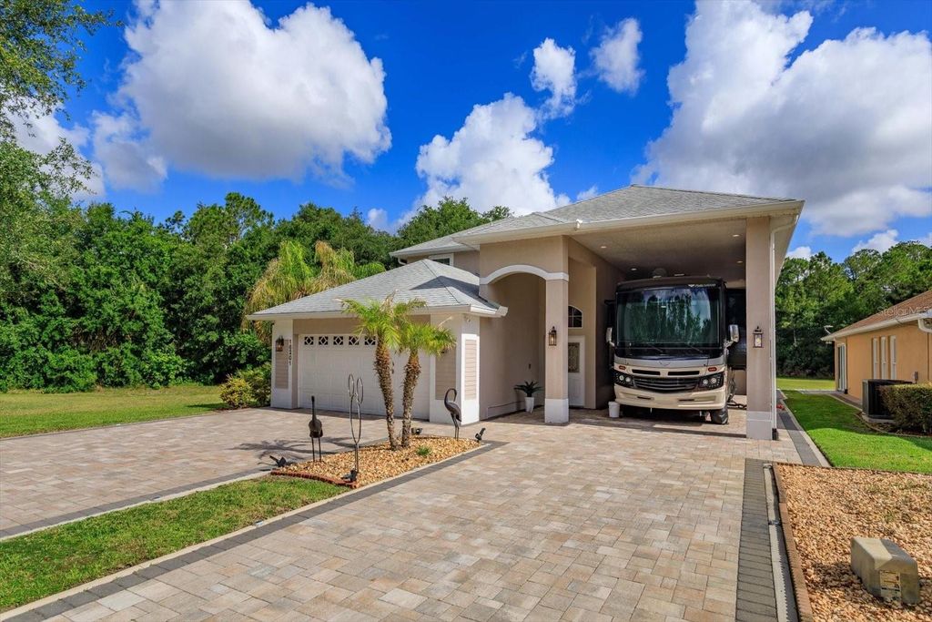 Photo of 16201 Citrus Pkwy, Clermont, FL 34714 (MLS # G5112124)