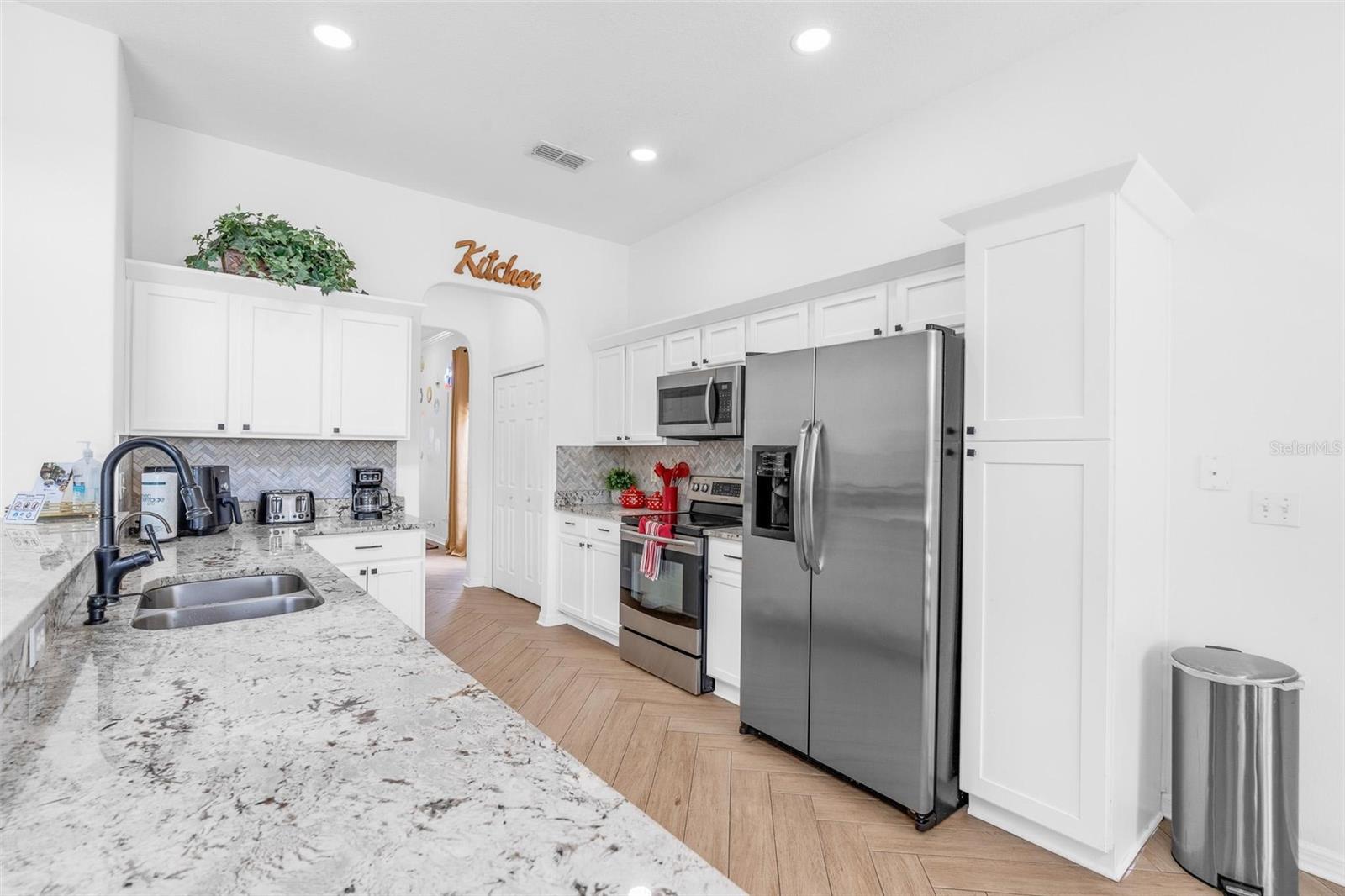 GLENBROOK PH II SUB - Residential