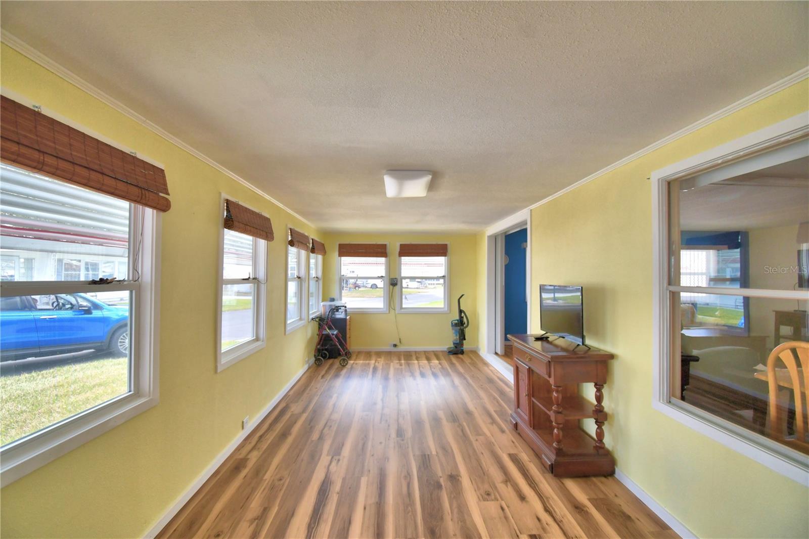 ARIANA SHORES MHP - Residential