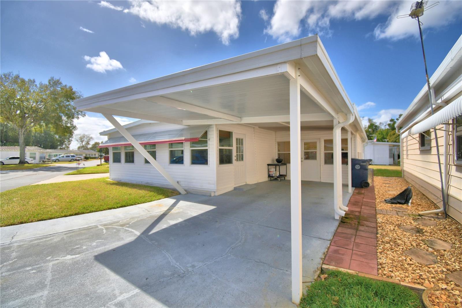 ARIANA SHORES MHP - Residential