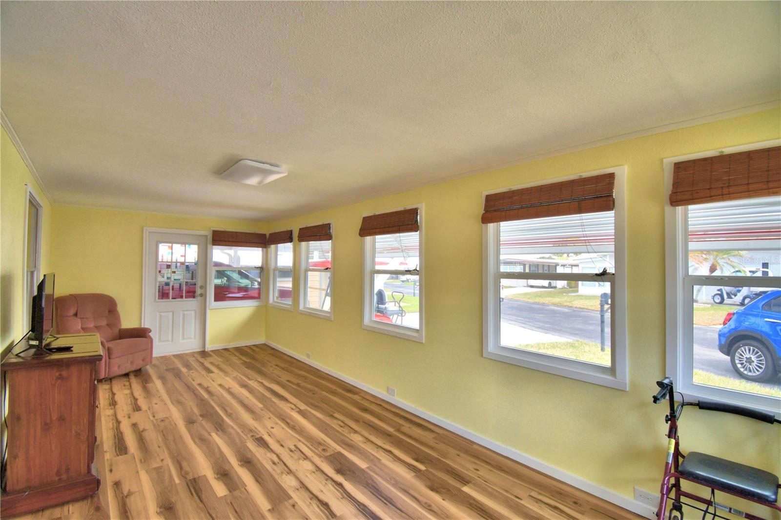 ARIANA SHORES MHP - Residential