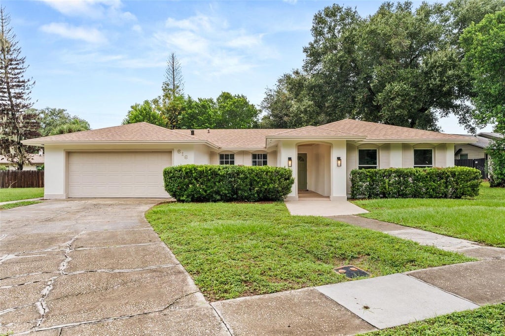 Photo of 616 Lake Howell Road, Maitland, FL 32751 (MLS # O6449406)
