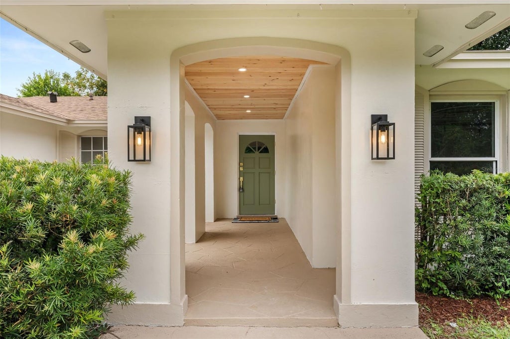 Photo of 616 Lake Howell Road, Maitland, FL 32751 (MLS # O6449406)