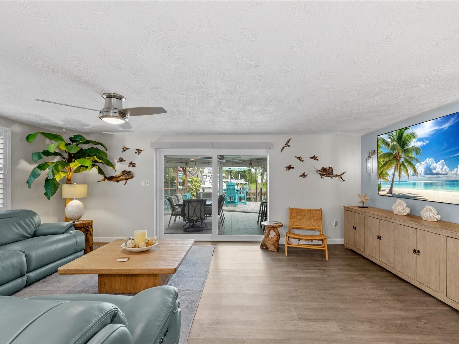 4911 POMPANO DRIVE
