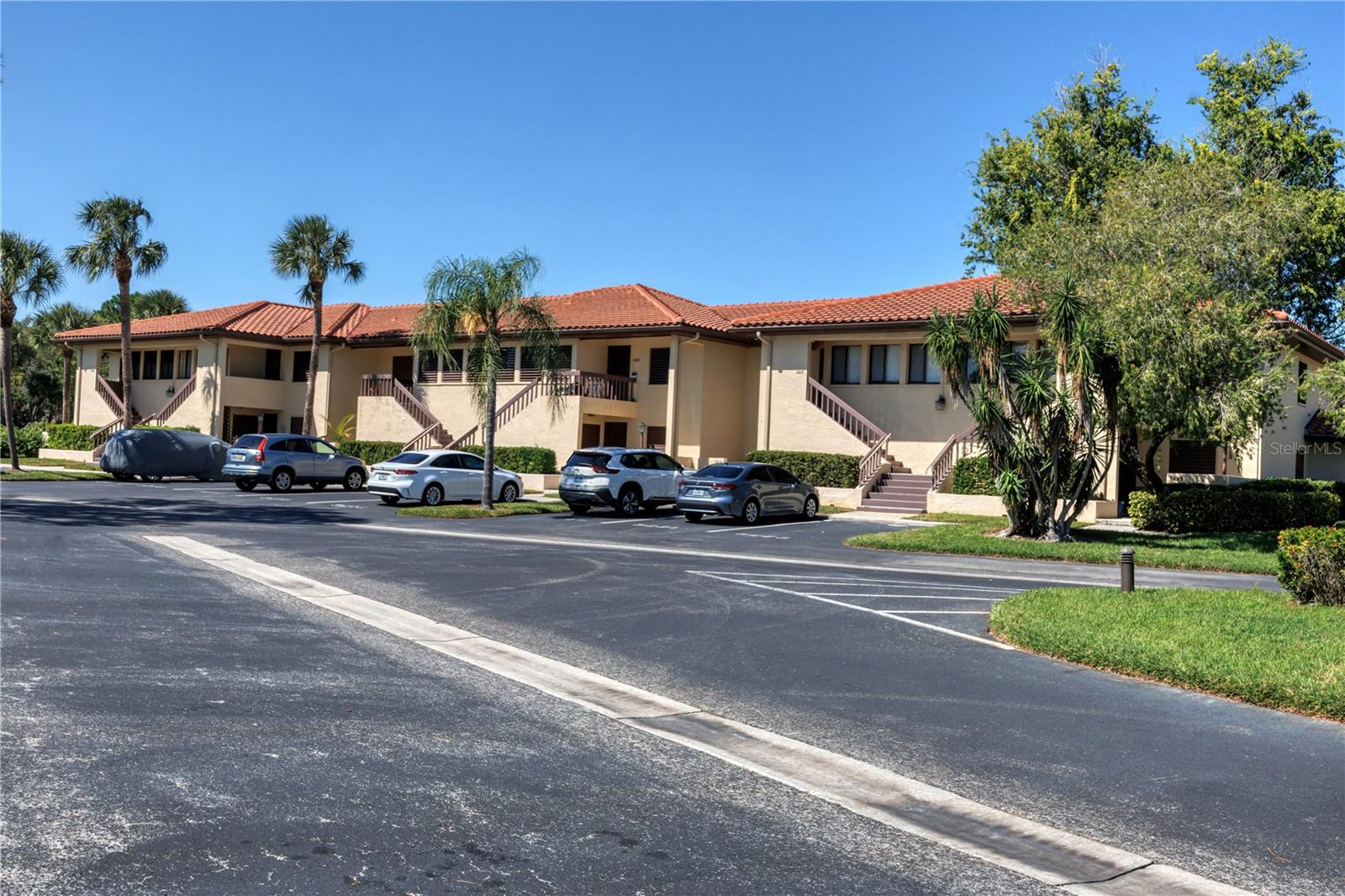 VILLAGE LAKE - Residential Lease