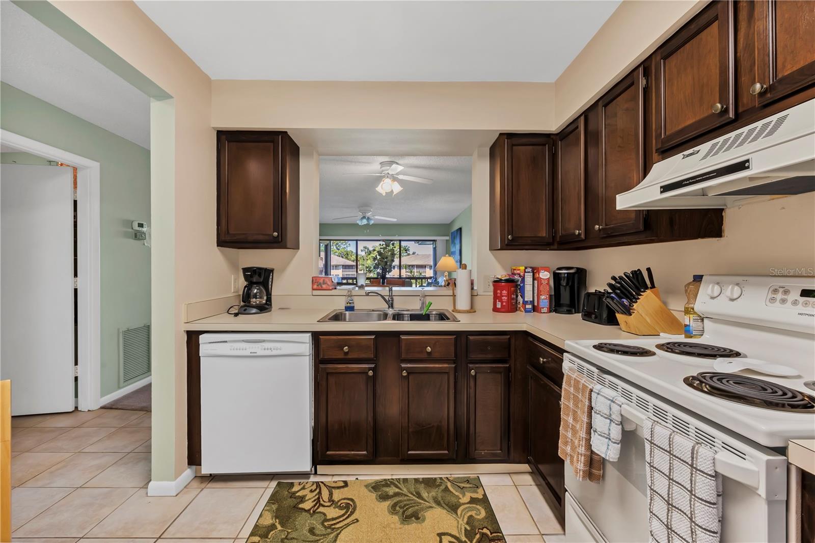VILLAGE LAKE - Residential Lease