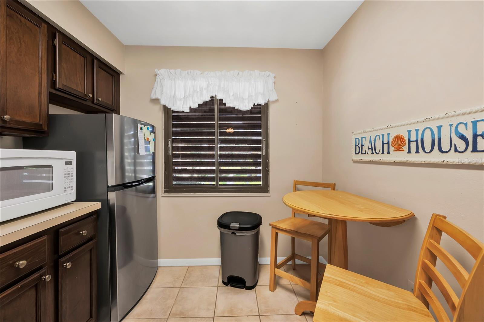 VILLAGE LAKE - Residential Lease