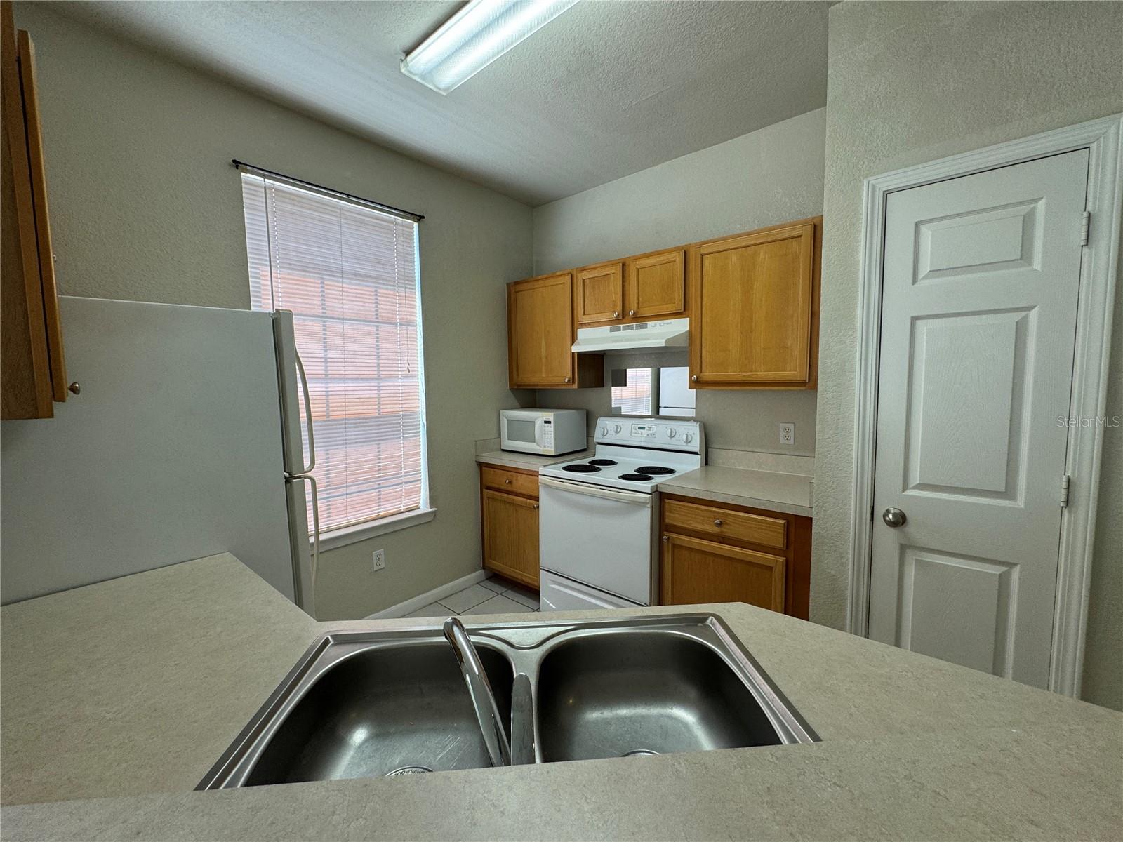 9157 LEE VISTA BOULEVARD 203