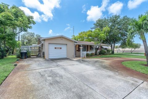 1798 DEVONSHIRE DRIVE N ST PETERSBURG FL 33710