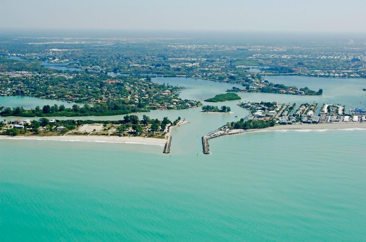 YACHT CLUB ESTATES - Land