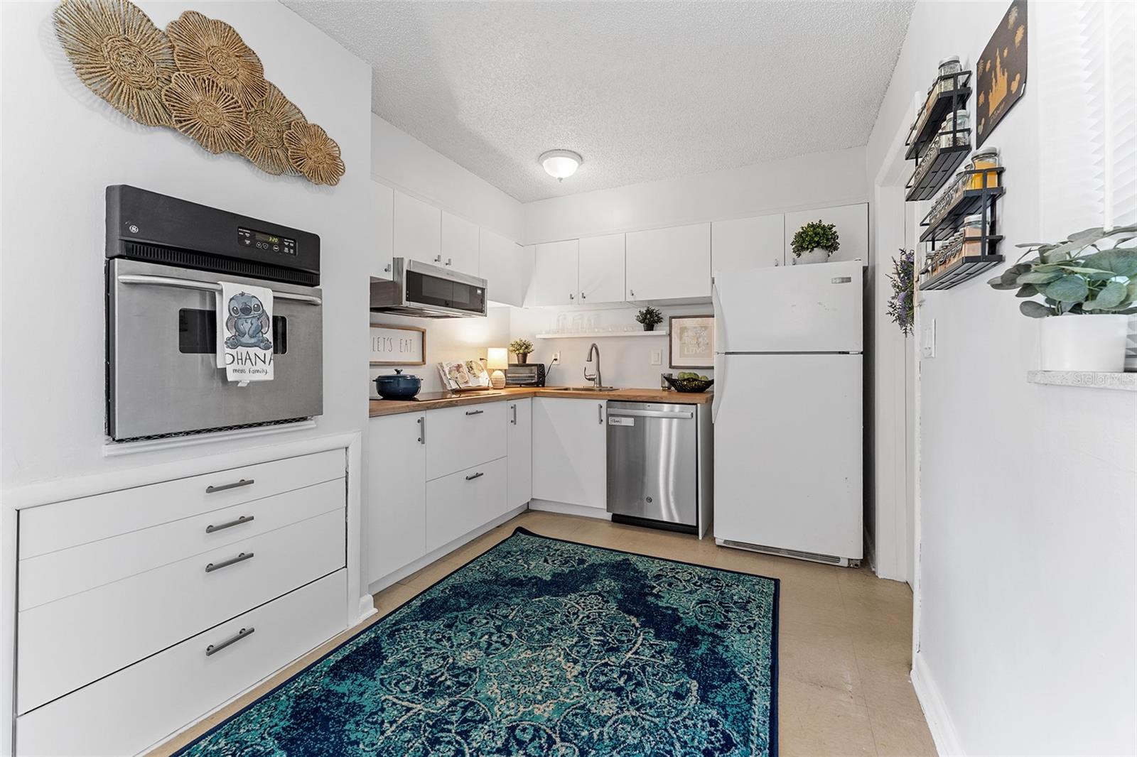 205 WILSHIRE DRIVE