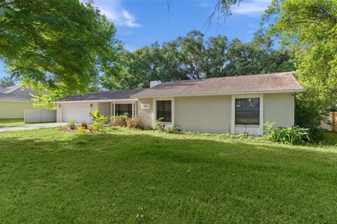 Tiny photo for 307 W Berckman Street, Fruitland Park, FL 34731 (MLS # G5112255)