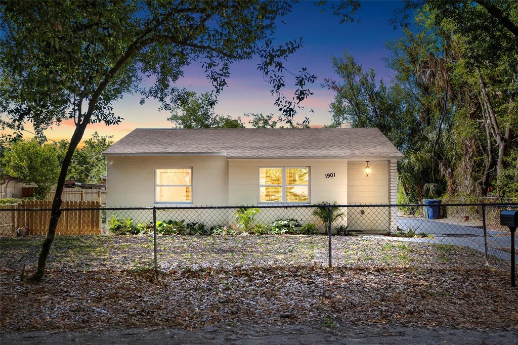 Photo of 1901 E Shadowlawn Avenue, Tampa, FL 33610 (MLS # TB8502680)