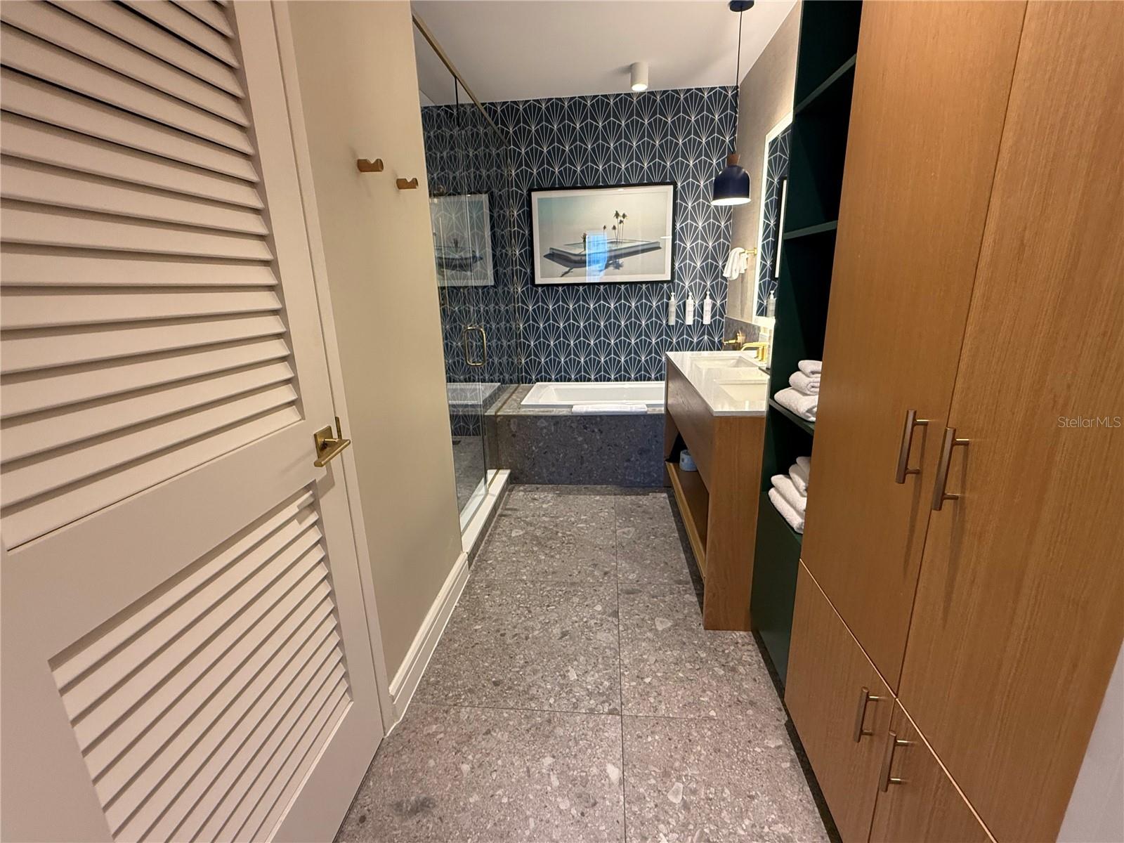 SUNSET WALK HOTEL CONDO PH 1 - Residential