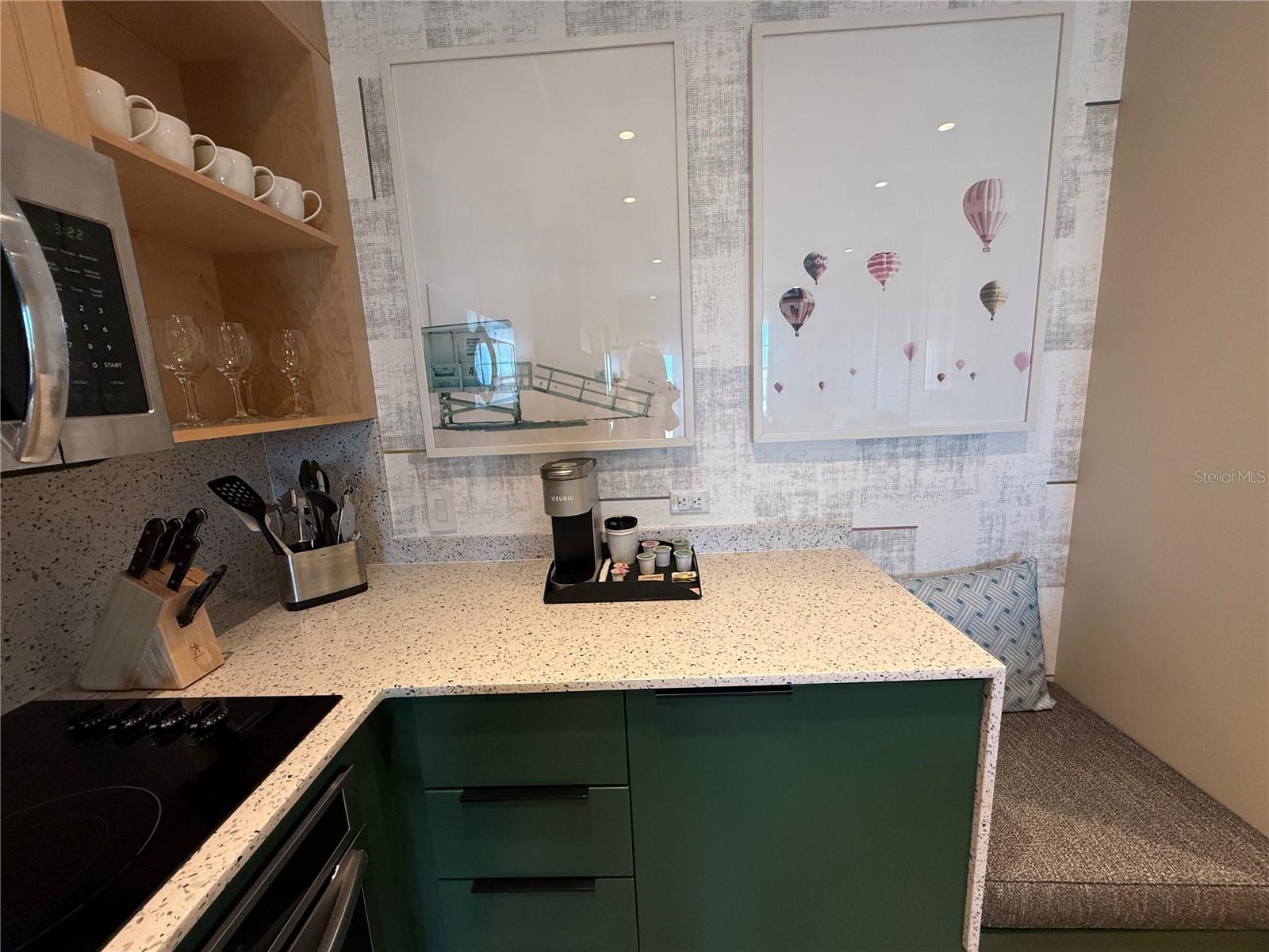 SUNSET WALK HOTEL CONDO PH 1 - Residential