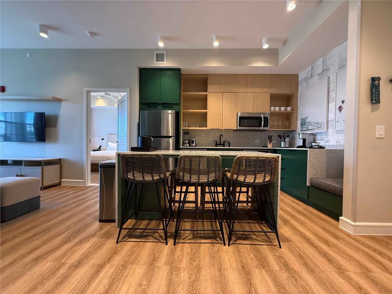 SUNSET WALK HOTEL CONDO PH 1 - Residential
