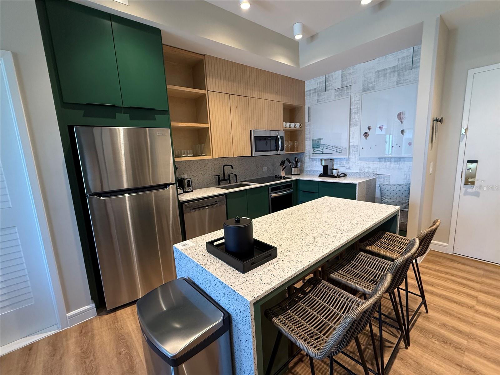 SUNSET WALK HOTEL CONDO PH 1 - Residential
