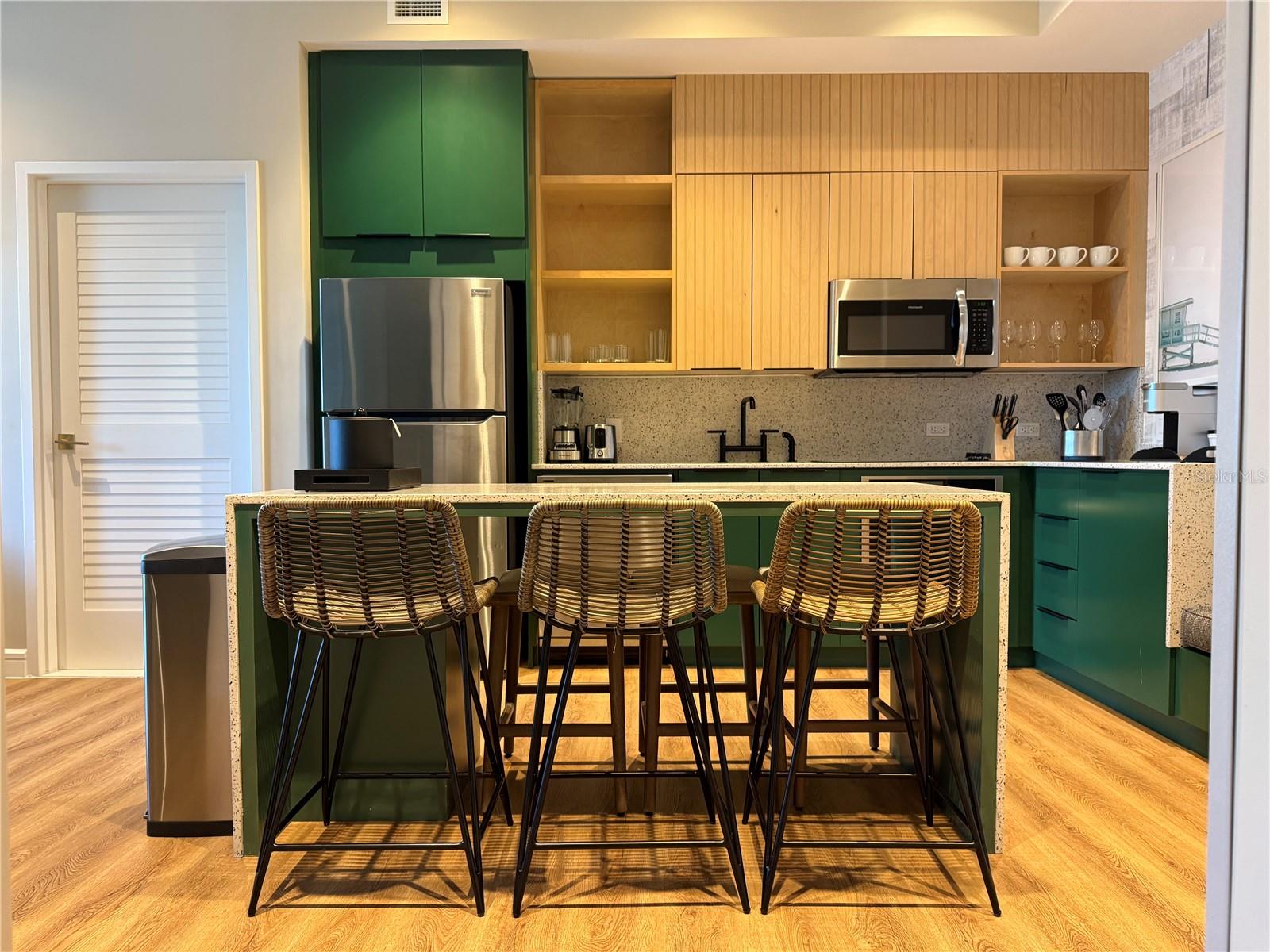 SUNSET WALK HOTEL CONDO PH 1 - Residential