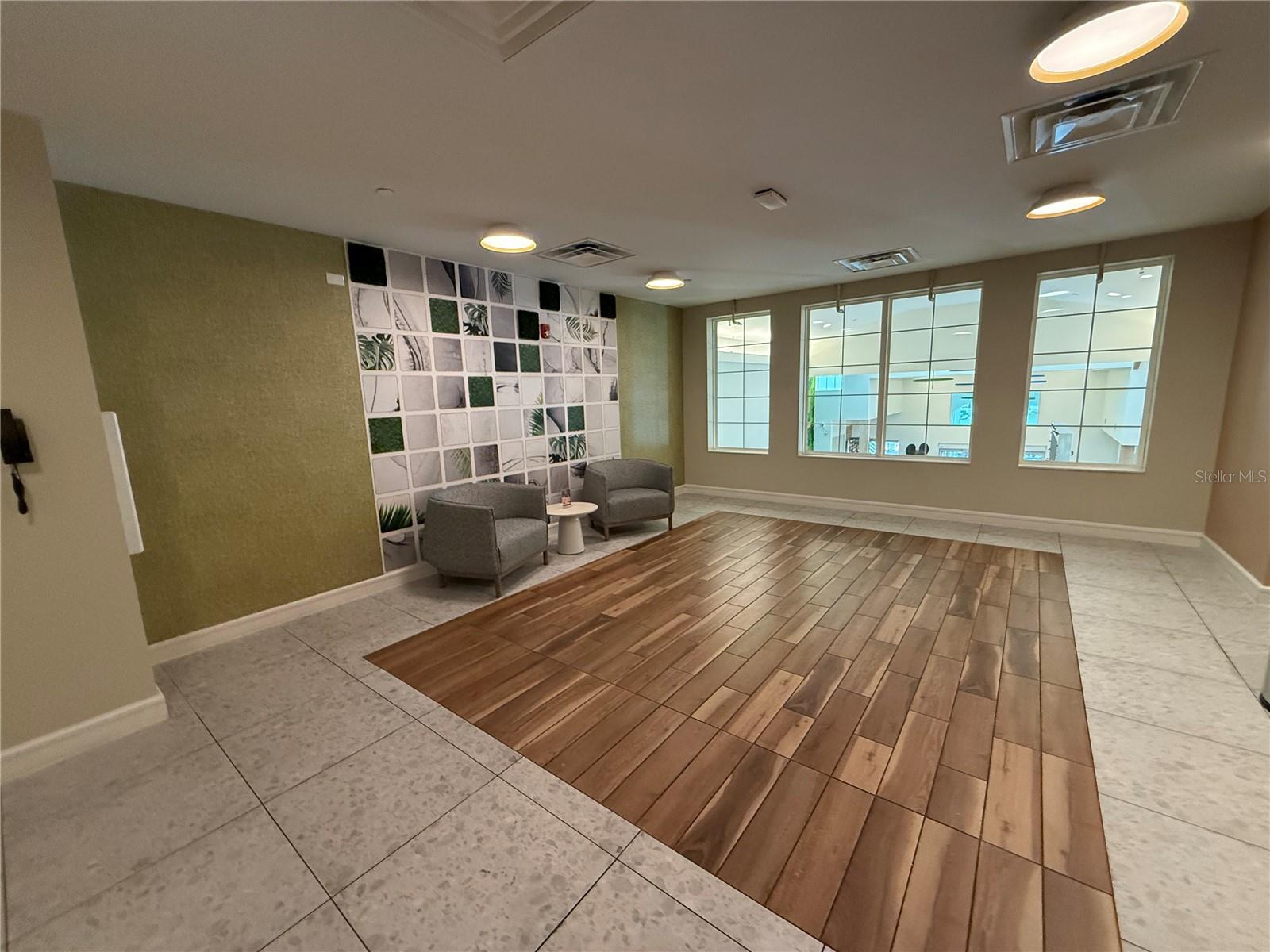 SUNSET WALK HOTEL CONDO PH 1 - Residential
