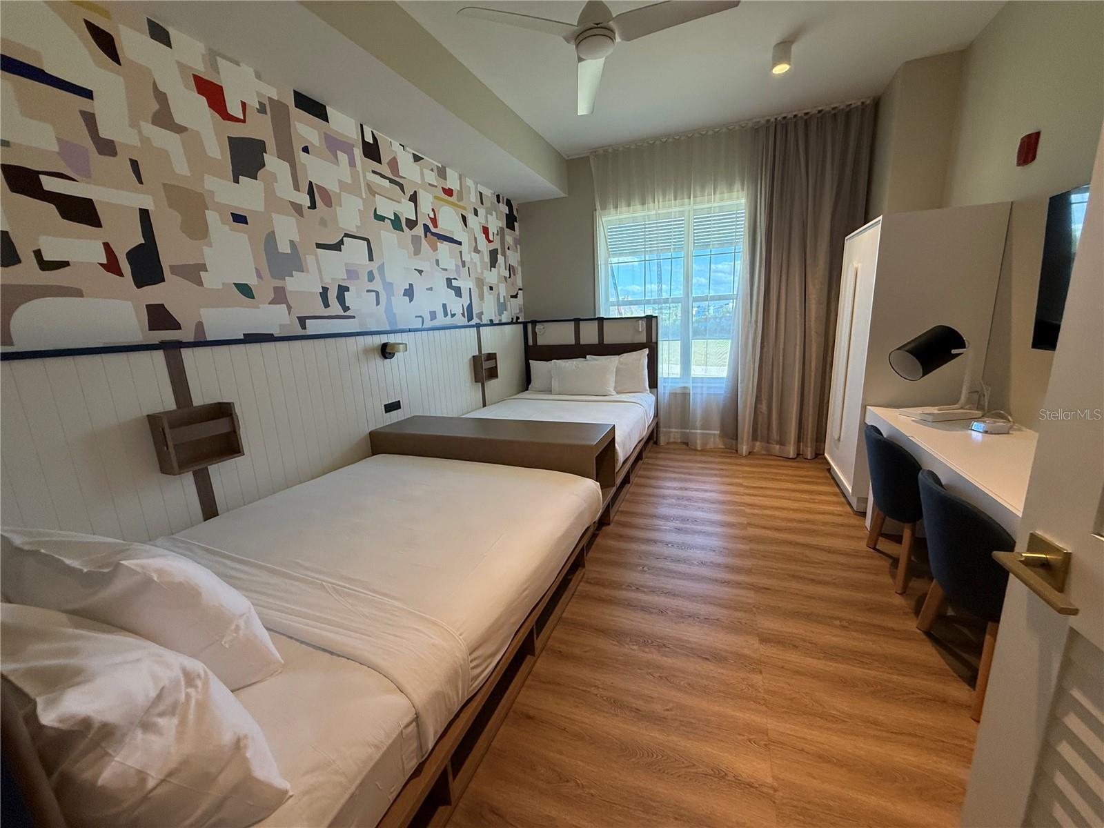 SUNSET WALK HOTEL CONDO PH 1 - Residential