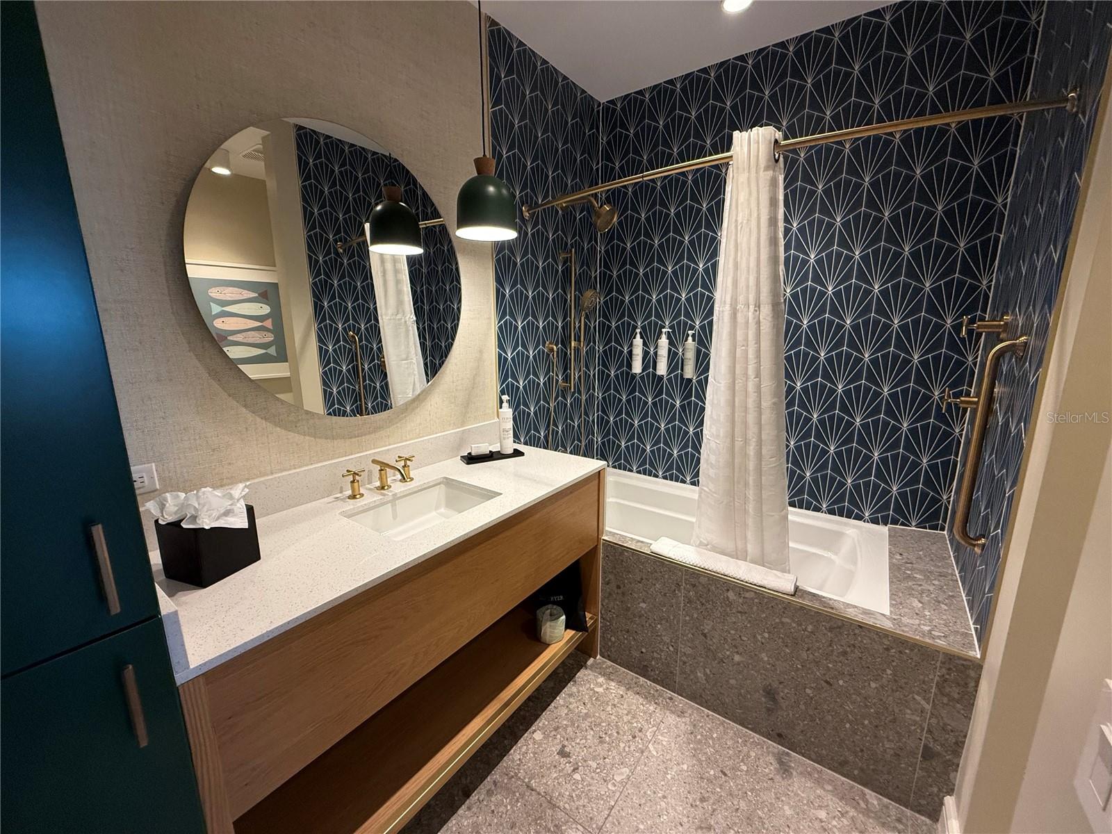 SUNSET WALK HOTEL CONDO PH 1 - Residential
