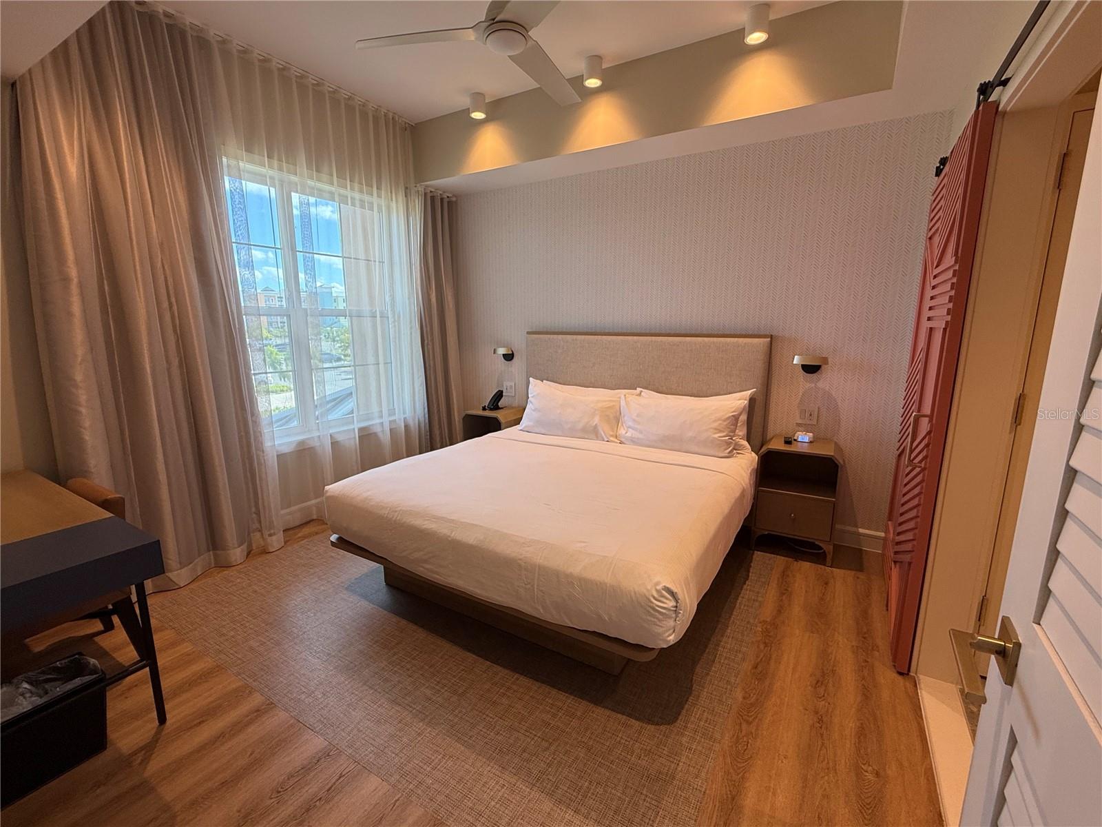 SUNSET WALK HOTEL CONDO PH 1 - Residential