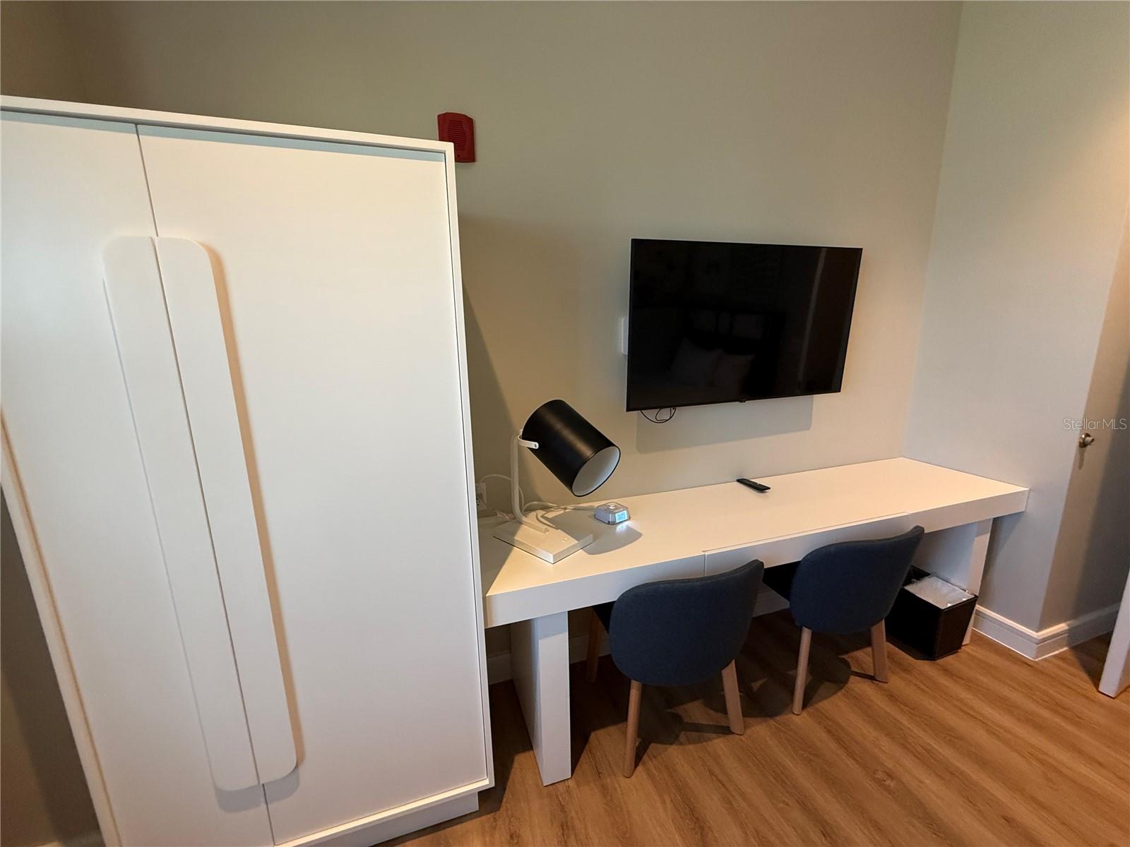 SUNSET WALK HOTEL CONDO PH 1 - Residential