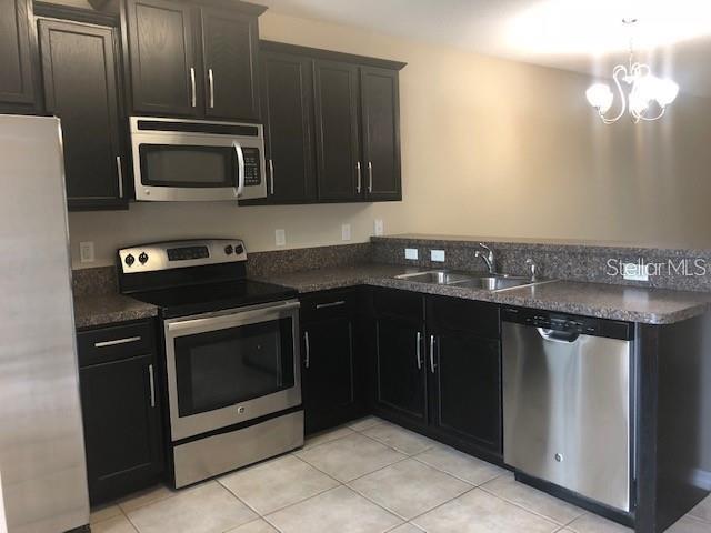 WINDSOR LAKE TWNHMS EAST - Residential Lease