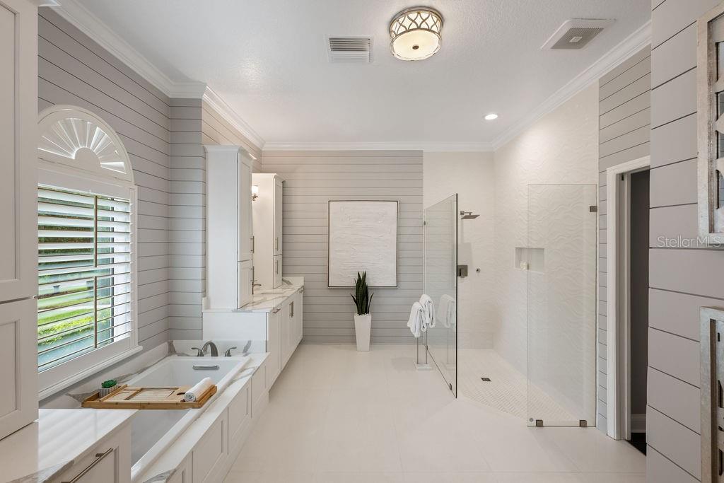 MANCHESTER OAKS - Residential