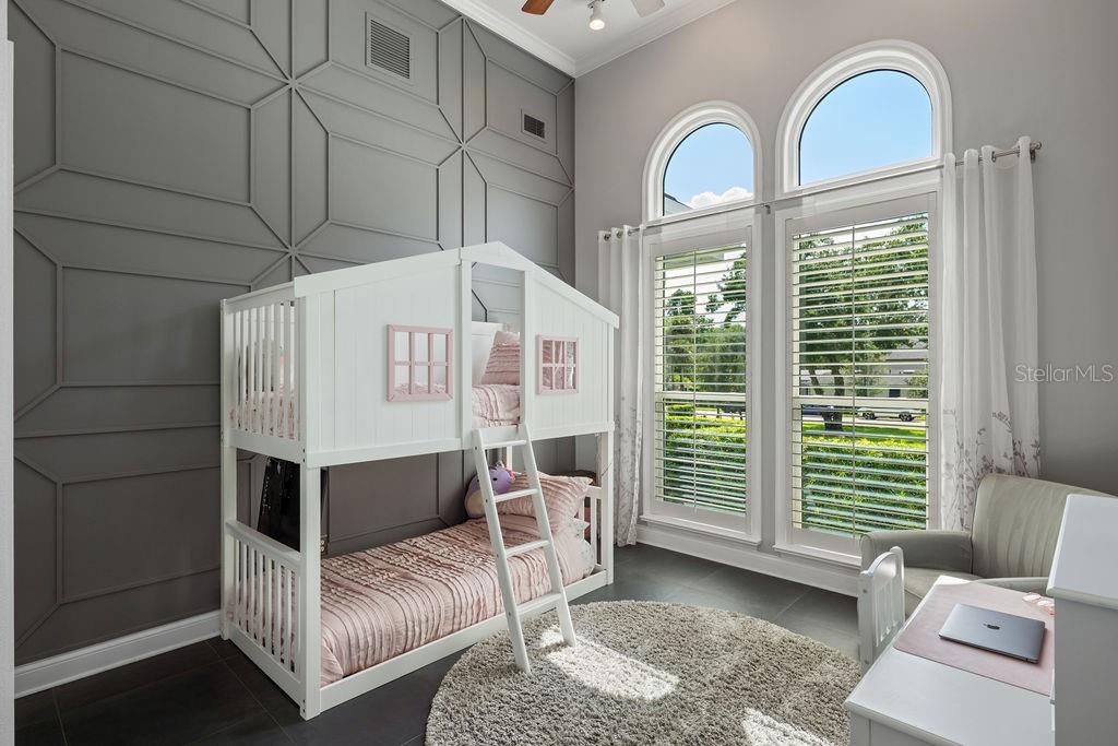 MANCHESTER OAKS - Residential