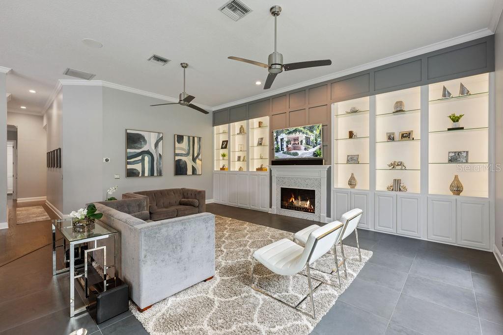 MANCHESTER OAKS - Residential